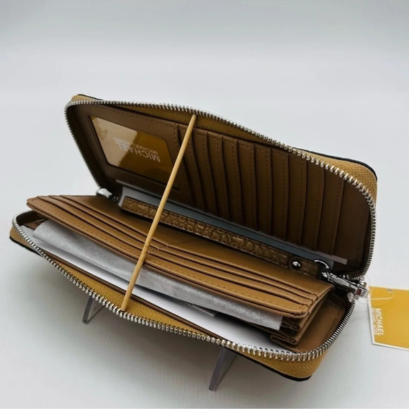 Michael Kors Large Continental Wallet Wristlet Leather - Picture 8 of 10